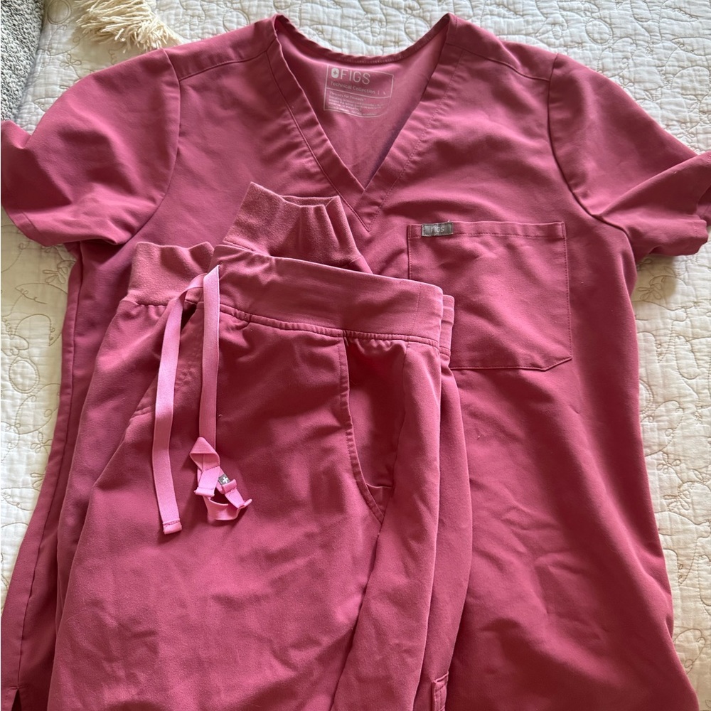 Figs Scrub Set